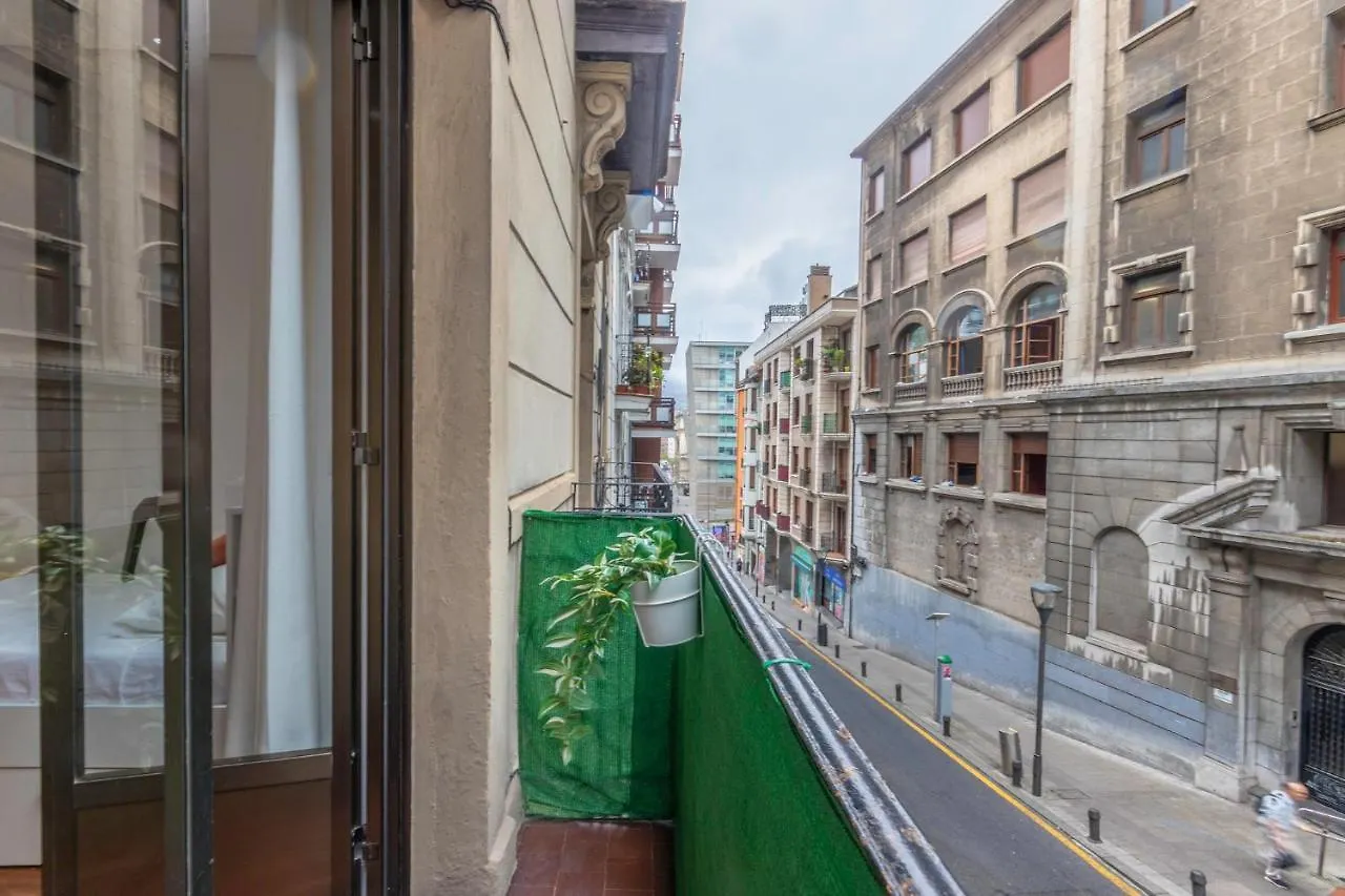 Apartment Inar Centrico Apartamento Junto Ayuntamiento & Ria Bilbao